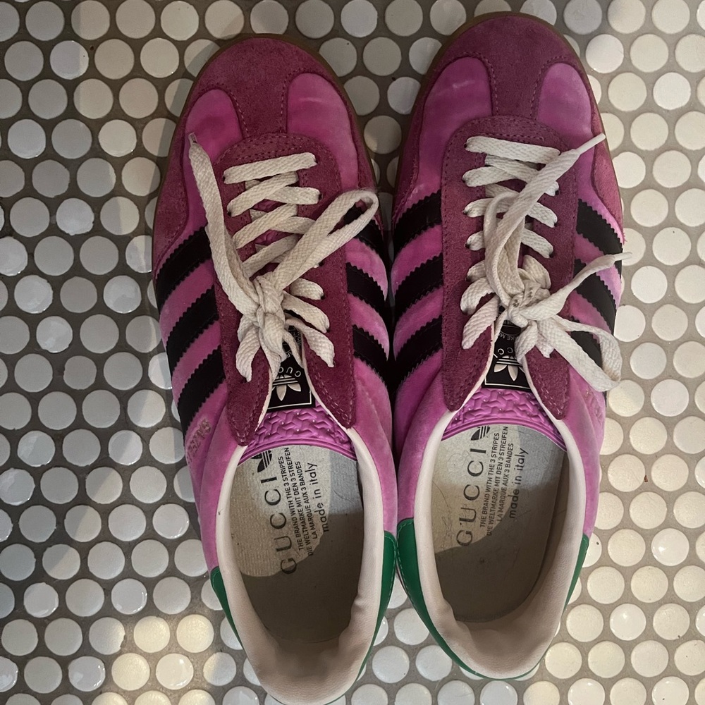 Gucci Women's Pink and Black Sneakers